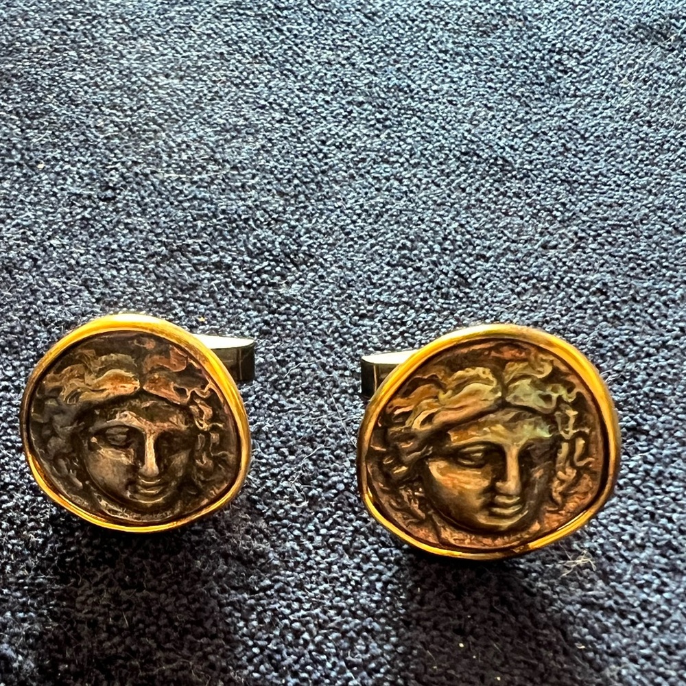 Rare Metropolitan Museum of Art Medusa Cufflinks in Mint condition